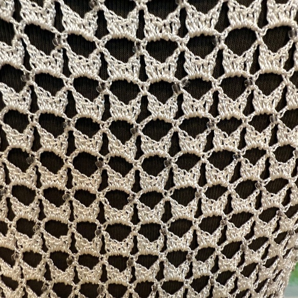 Y2K 90s Hand-Crocheted White Fringe Tank Top w/ Beaded Hem - Picture 5 of 6